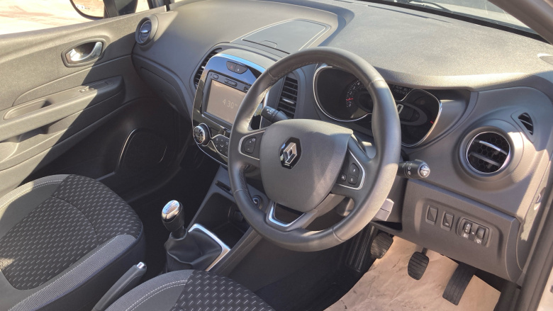 Renault Captur 0.9 TCE 90 Dynamique Nav 5dr Petrol Hatchback